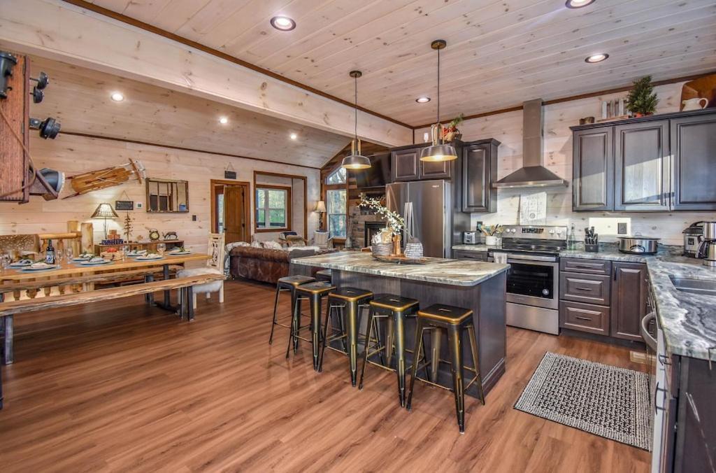 Nordic Mountain Modern Lodge - Family Friendly Luxury Cabin In Walden'S Ridge Sevierville Exteriör bild